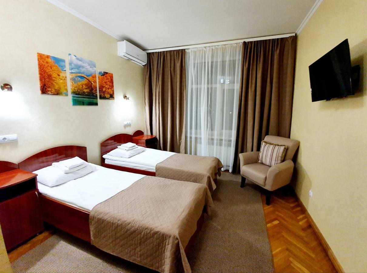 Hotel Sluch Starokostyantyniv Exterior photo