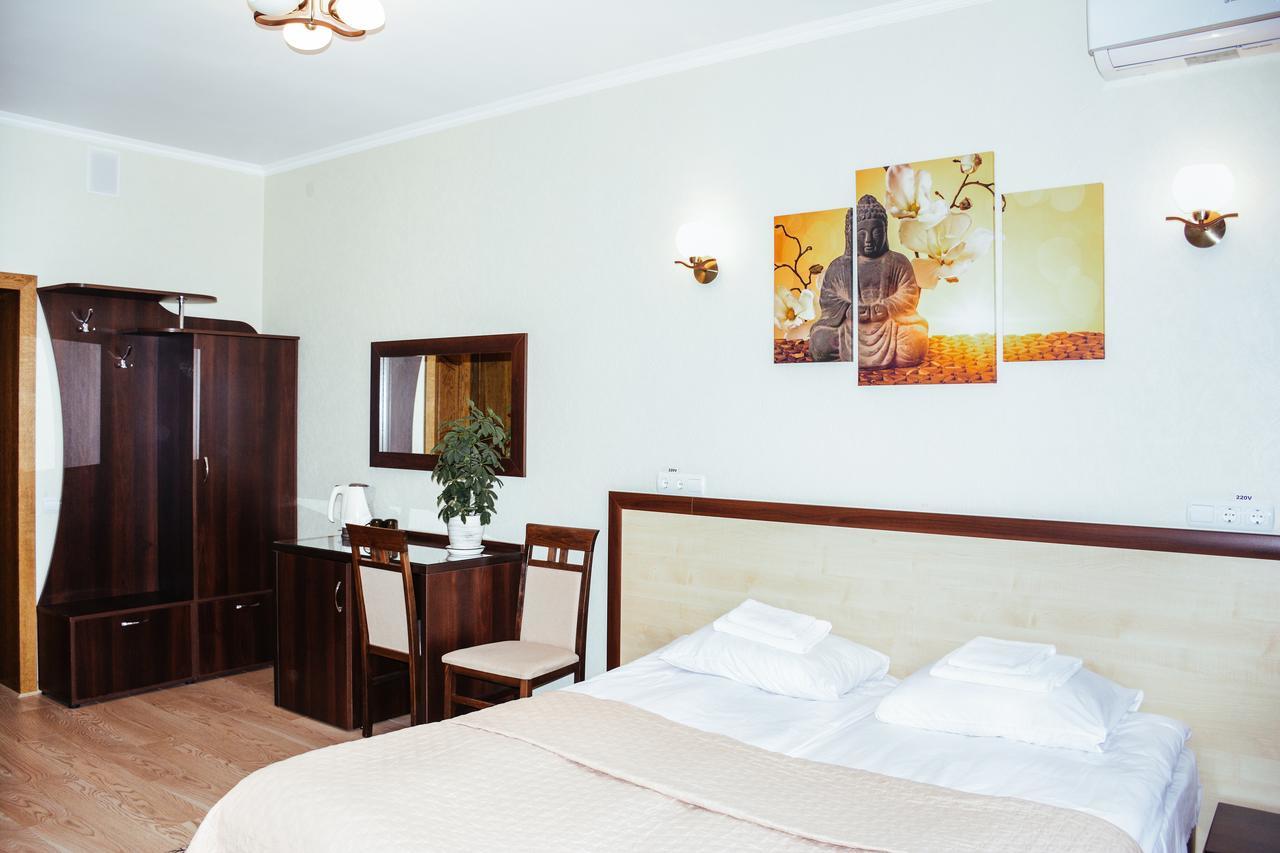 Hotel Sluch Starokostyantyniv Exterior photo